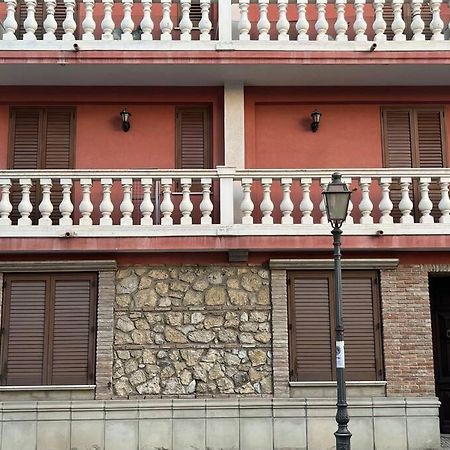 Casa Vacanza Donna Laura Barcellona Pozzo di Gotto Eksteriør billede