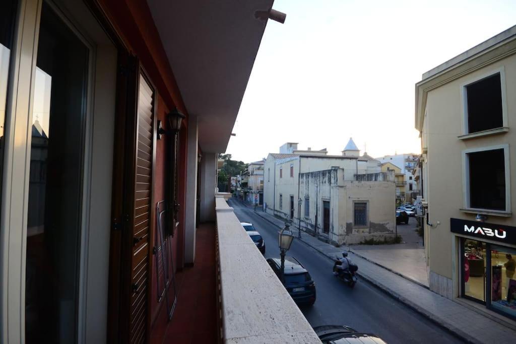 Casa Vacanza Donna Laura Barcellona Pozzo di Gotto Eksteriør billede