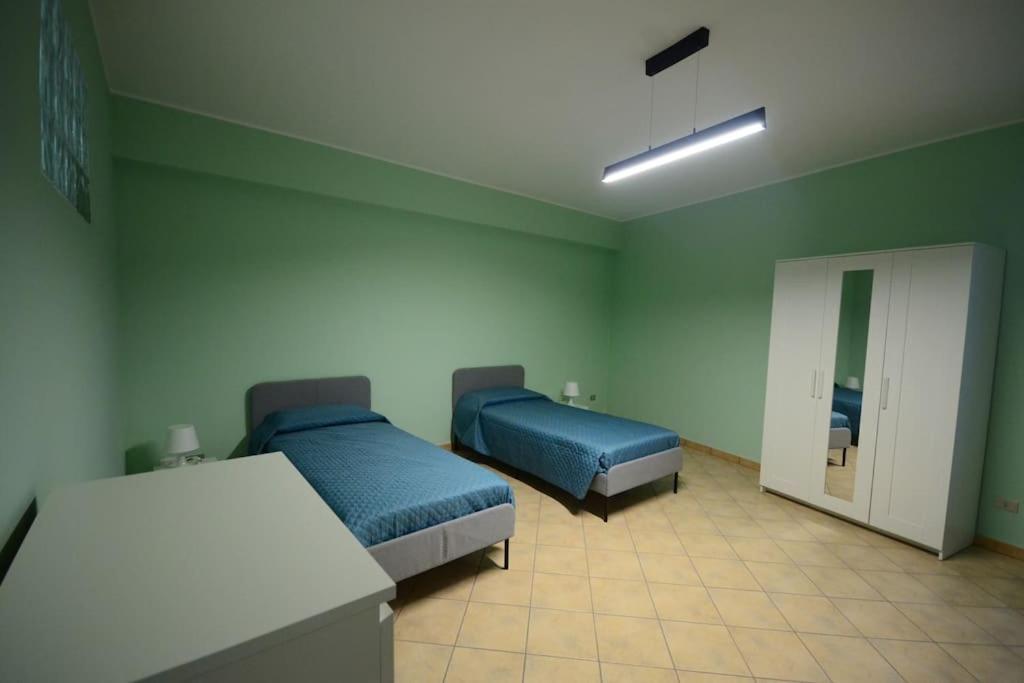 Casa Vacanza Donna Laura Barcellona Pozzo di Gotto Eksteriør billede