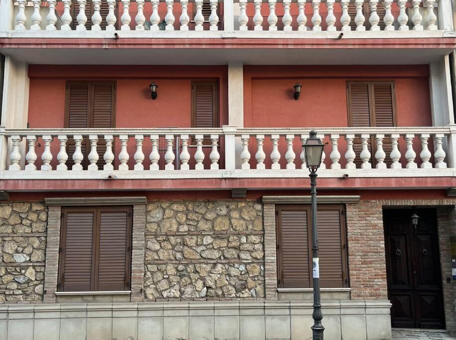 Casa Vacanza Donna Laura Barcellona Pozzo di Gotto Eksteriør billede